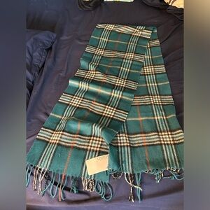 100% cashmere scarf NWT